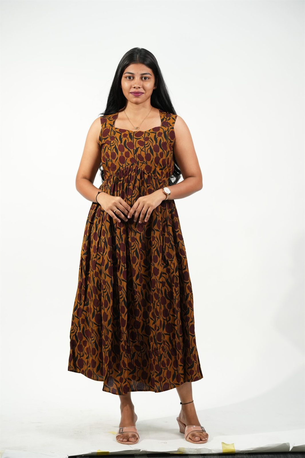 Caphands Alia-Cut Dress (Brown - Maroon Floral)