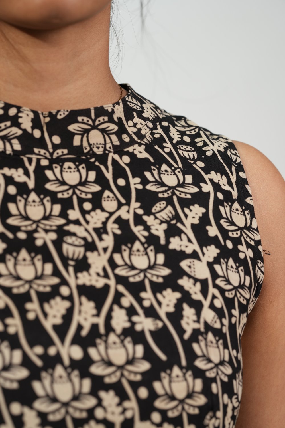 Halter Neck Tiered Dress (Floral) — view 4