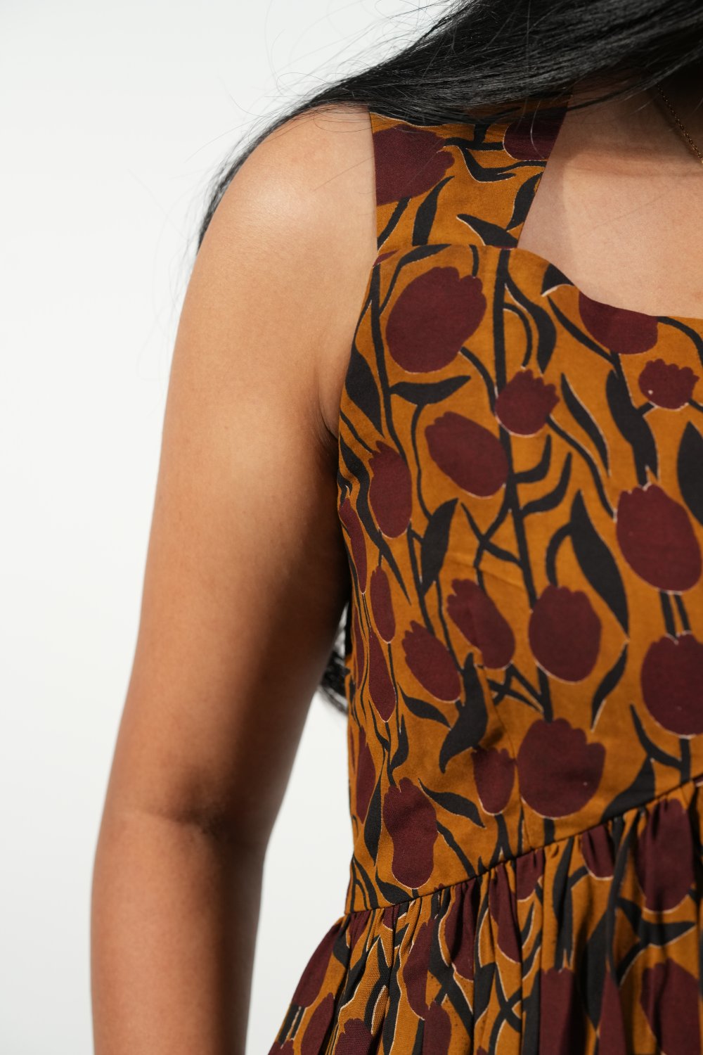 Caphands Alia-Cut Dress (Brown - Maroon Floral)